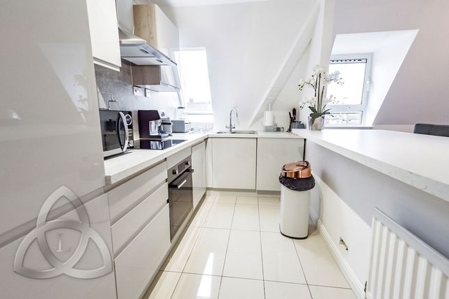 Flat 38, Regents Plaza Apts, London photo 2