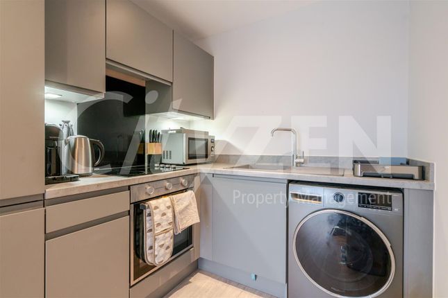 308, Regents Plaza, 84 Oldfield Road, Salford photo 4
