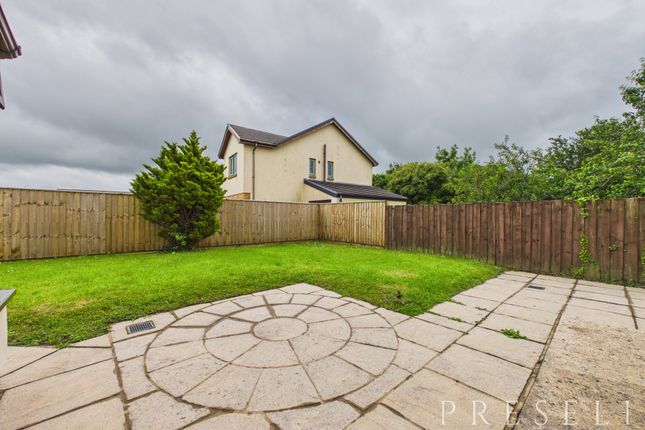 12 Hermitage Grove, Haverfordwest photo 3