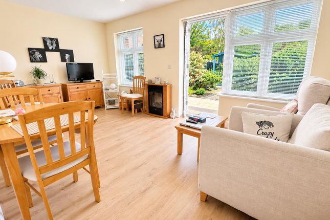 2, Poplar Cottages, Thorpe-le-Soken photo 2