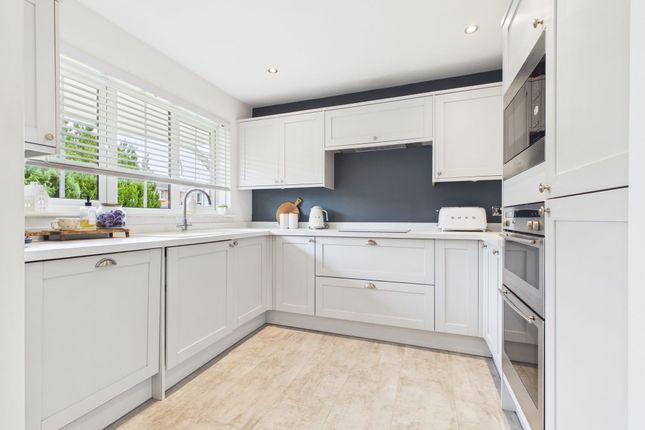 26 General Roy Way, Carluke photo 4