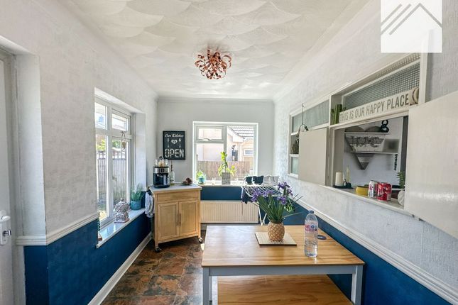 60 Hannett Road, Canvey Island photo 5