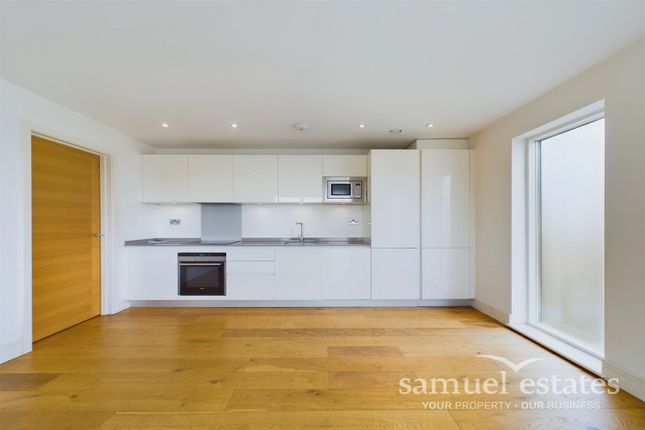 Flat to rent in Green Dale, Herne Hill