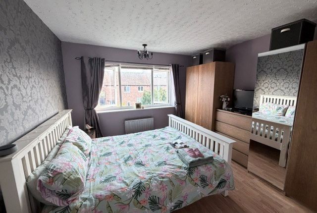 25, Manor Road, SHEFFIELD photo 5