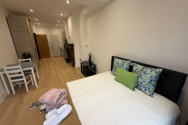 13 , The Bishops Avenue, London photo 3