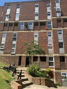 Thumbnail Flat for sale in Downs Road, Luton