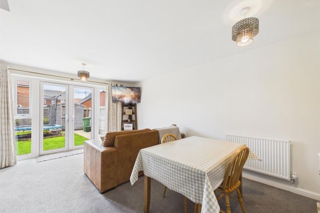 6, Burnet Lane, Aylesbury photo 4
