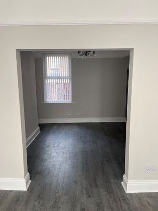 27, Cowley, Liverpool photo 5