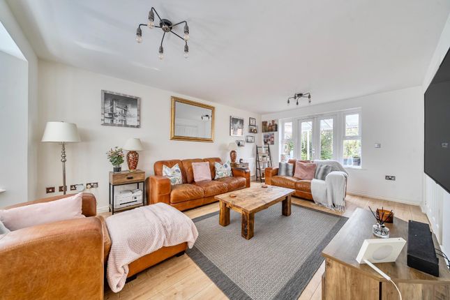 29, Cheesemans Green Lane, Kingsnorth photo 4