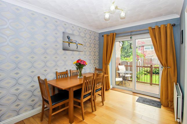 5A, Knoll Park, Wakefield photo 4