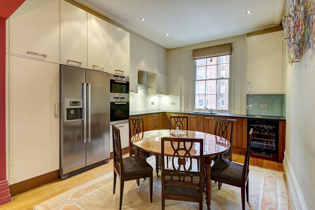 Flat for sale in St. George's Square, Pimlico