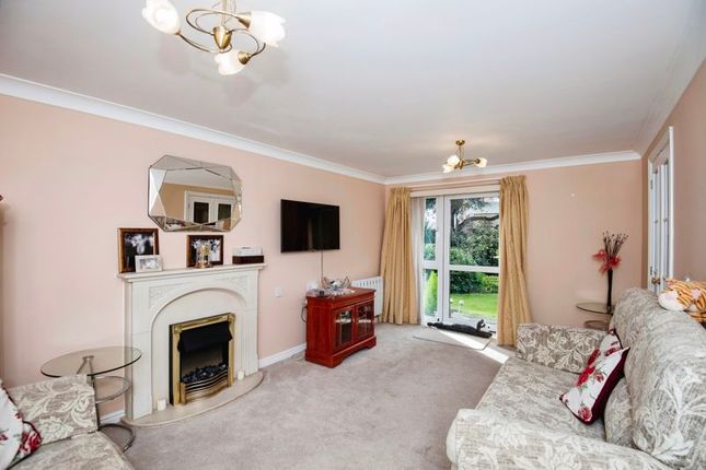 Flat for sale in Appletree Court, Gillingham