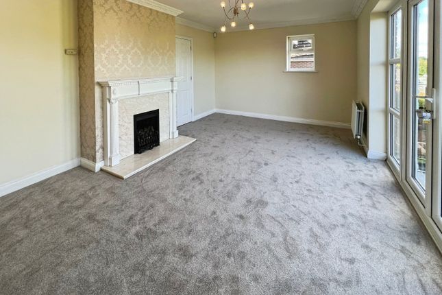 42, Greenvale Close, Burton-on-trent photo 3