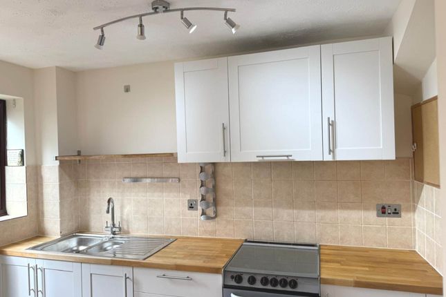 42, Miersfield, High Wycombe photo 5