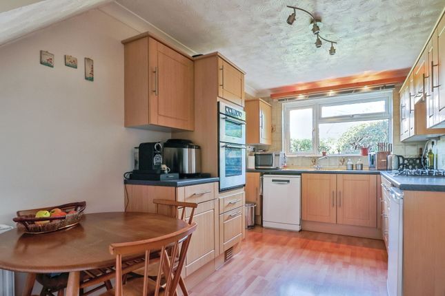 10, Thorn Road, Poole photo 4