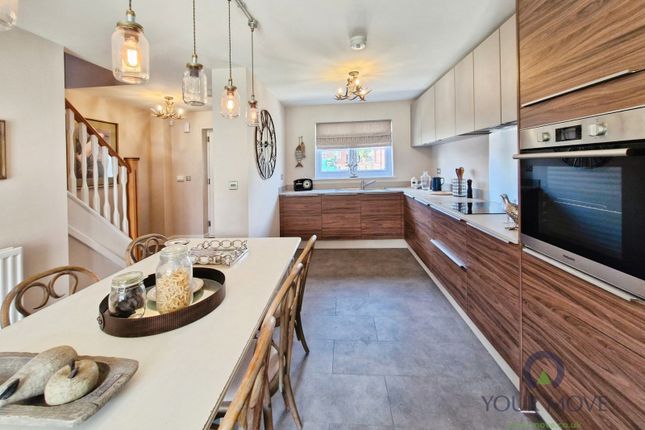 43, Moonstone Way, Swadlincote photo 3