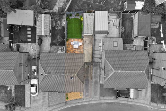 23, St. Andrews Close, Rotherham photo 2