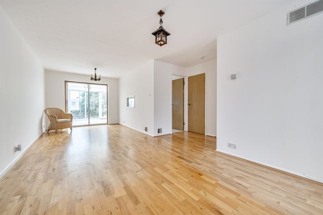 12, Chasewood Avenue, Enfield photo 3