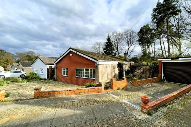 2-bed house on 9, Lockwood Close, Farnborough, £375,000