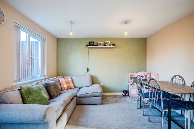 9, Samuel Rodgers Crescent, CHEPSTOW photo 2