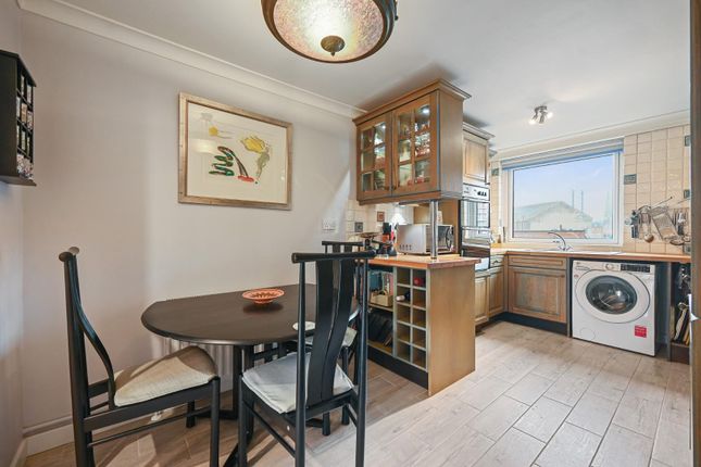 15, Romulus Court, 1, Justin Close, Brentford photo 5