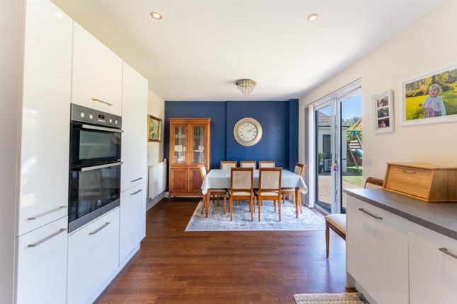 6, Parkes Avenue, Weston-Super-Mare photo 4