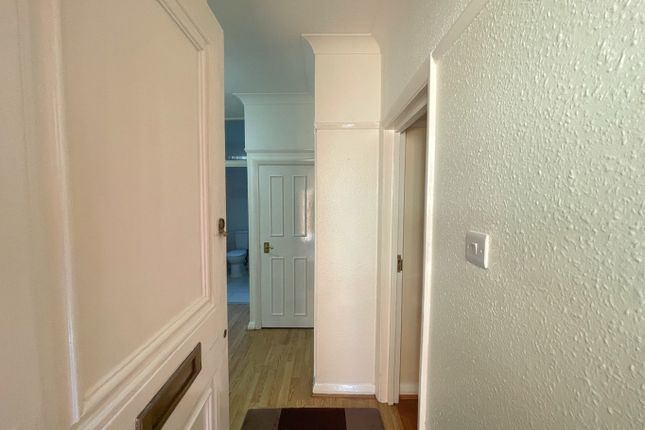 23 Brookfield Court, Gooseacre Lane, Harrow photo 3