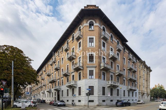 Apartment for sale in Corso Luigi Einaudi, Torino, Piemonte
