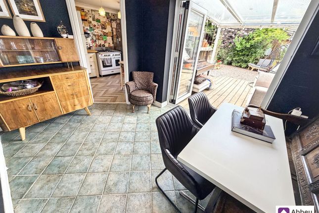26 Lords Avenue, Leicester photo 4
