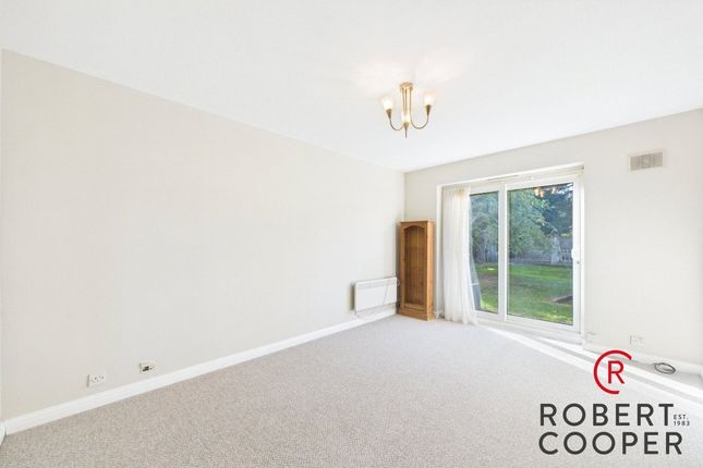 Tanworth Gardens, Pinner photo 4