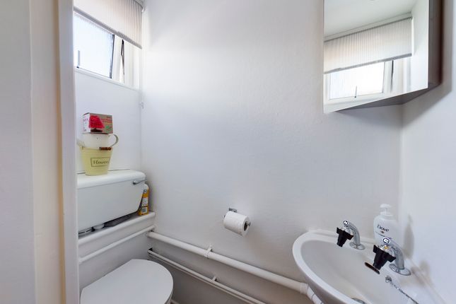 Flat 5, London photo 5