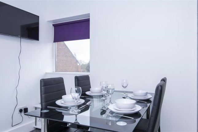 112, Gerard Avenue, Coventry photo 4