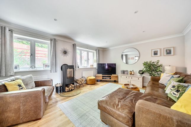 6, Burrow Hill Place, Hampshire photo 2