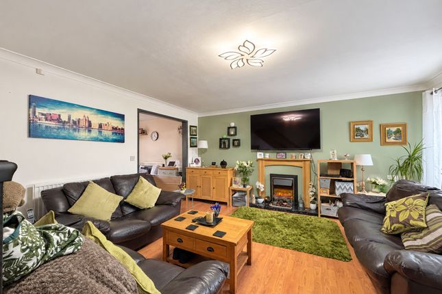 10 Field Close, Ormskirk photo 2