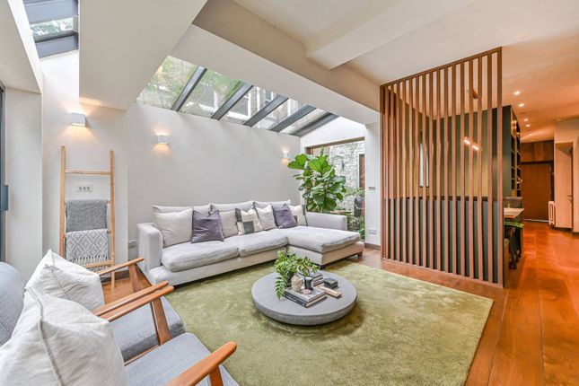 Thumbnail Flat for sale in Hackford Road, Oval, London