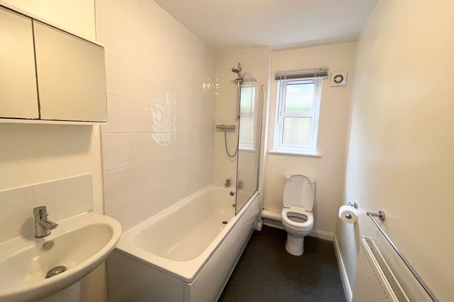 Redwood Court, Redwood Court, Narborough photo 4