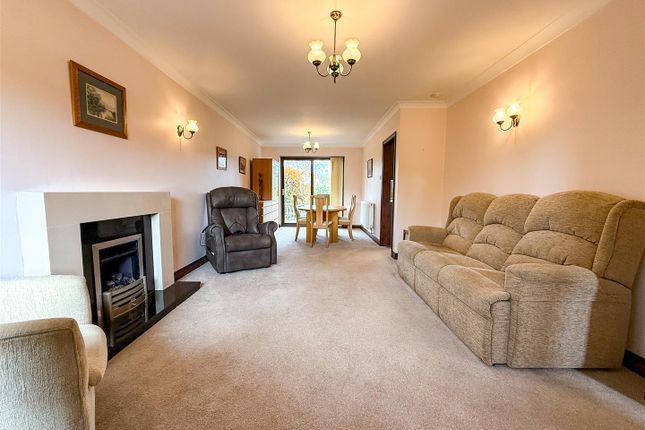 19, Field View, Stoke-On-Trent photo 2