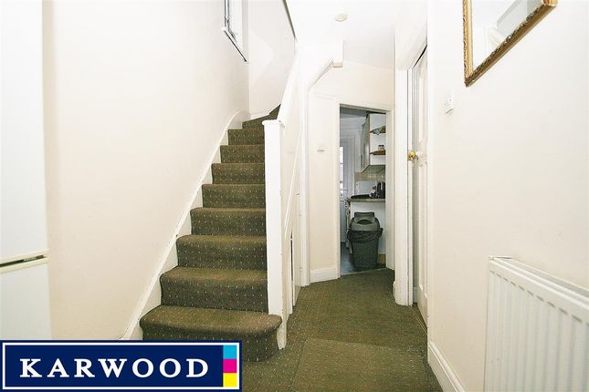 28, Marlow Gardens, Hayes photo 4