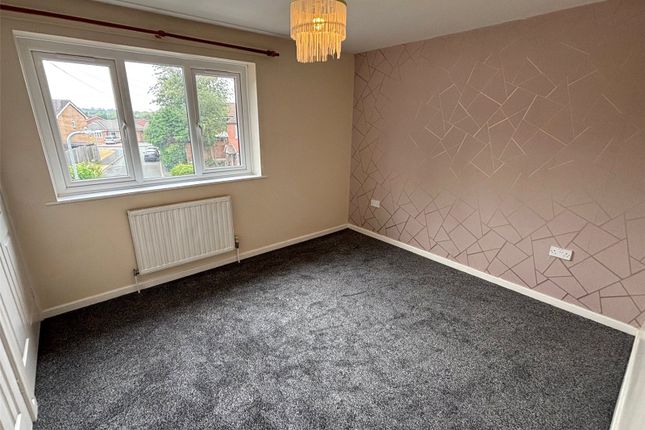 42, Weavers Court, Telford photo 4