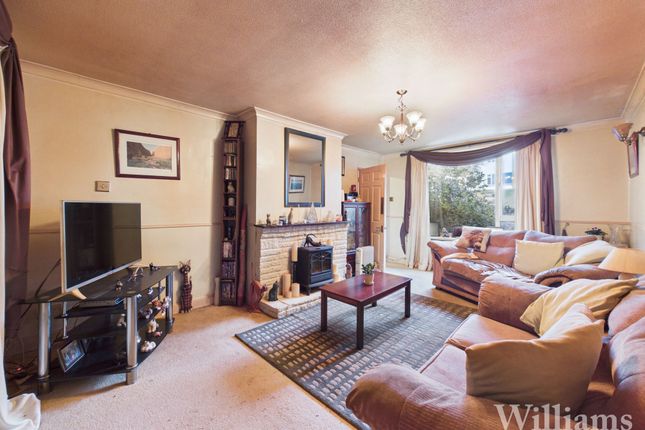 103 Springhill Road, Aylesbury photo 2