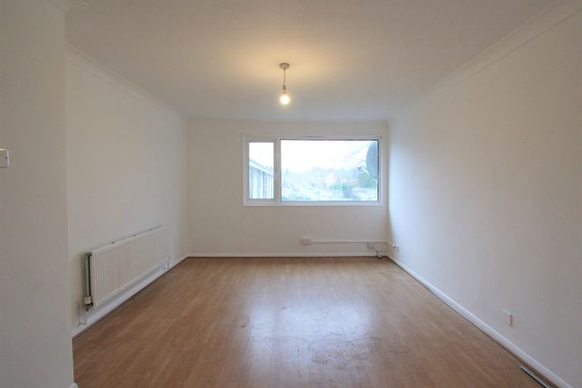 Flat to rent in Chester Street, Reading