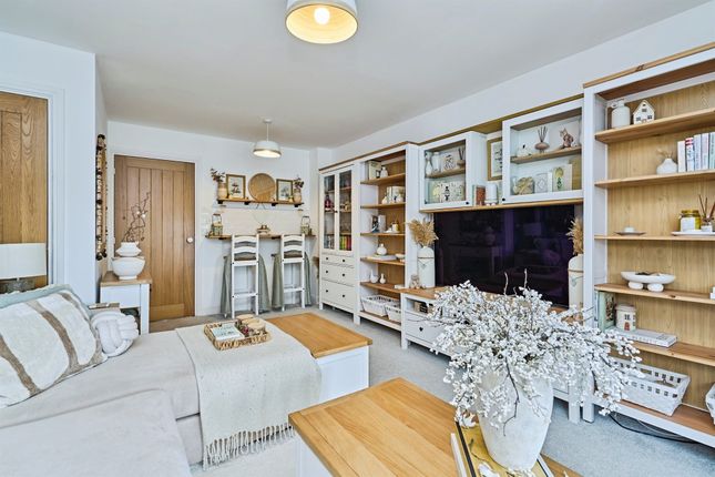 17, Castleview Road, Bilston photo 4