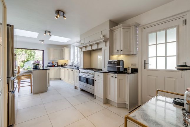11 Meadow Green, Welwyn Garden City, Hertfordshire photo 4