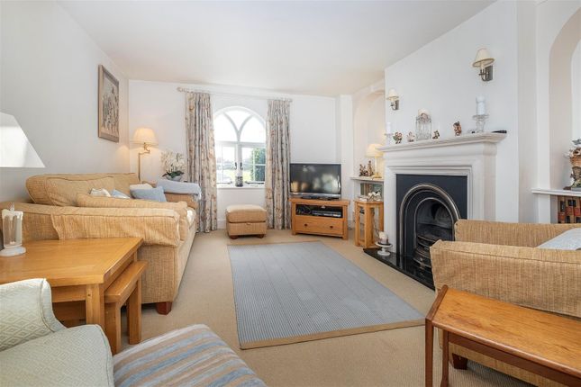 Rose Cottage, 3, Giggs Hill Road, Thames Ditton photo 3