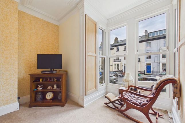 Flat 2, 4 Abbey Terrace, Whitby photo 4