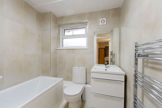 Garrick Close, Park Royal photo 4