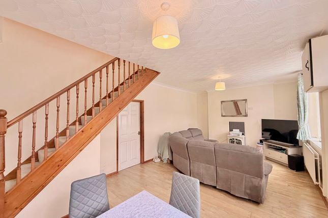 34 Tymeinwr Avenue, Bridgend photo 2