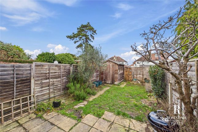 3 Garratt Close, Croydon photo 4