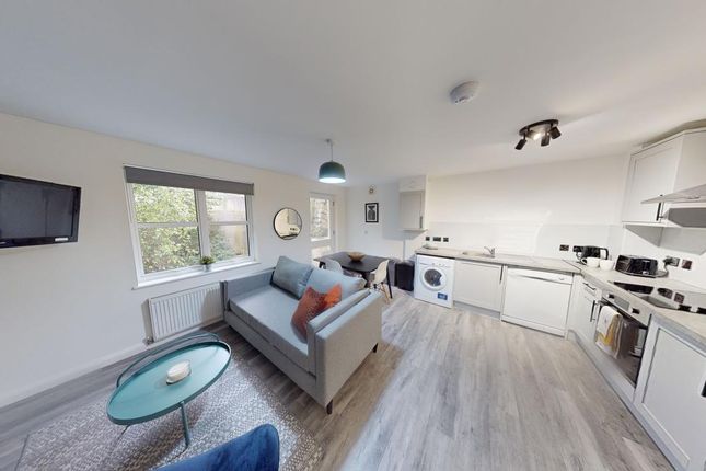 -Flat-2-8-Piccadilly-Place-Kitchen-Living-Dining 2