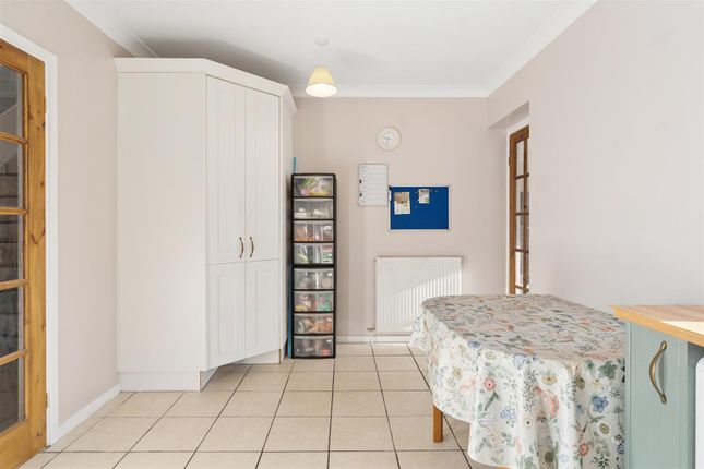 3, Foxbury, New Ash Green photo 4